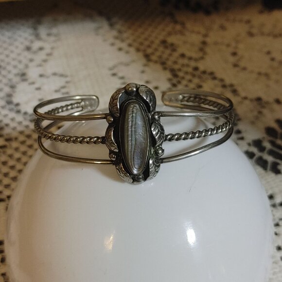 Vintage Silver Tone Cuff Bracelet Ornate Mother Of Pearl Inlay Twisted Rope Desi - Picture 5 of 12